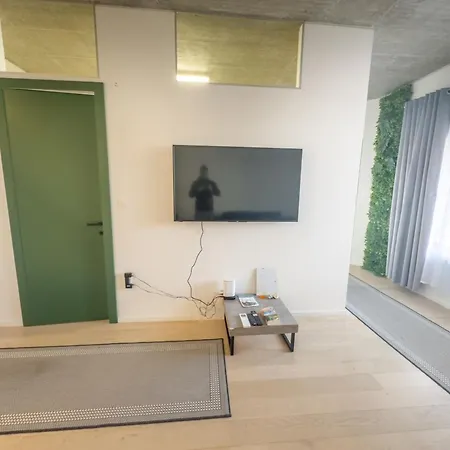 Eiprova By The River